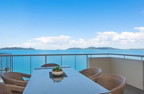 Nelly Bay Apartment | 1 Bright Point Apartment 4501