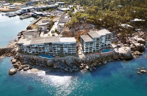 Nelly Bay Apartment | 1 Bright Point Apartment 5101