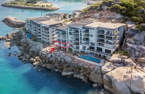 Nelly Bay Apartment | 1 Bright Point Apartment 5101