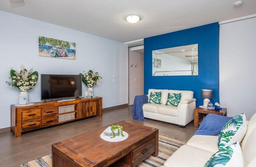 Nelly Bay Apartment | 1 Bright Point Apartment 4105