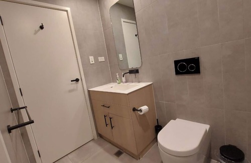 Clayton Apartment | 1 master bedroom for 3 weeks rent (1-22 July)