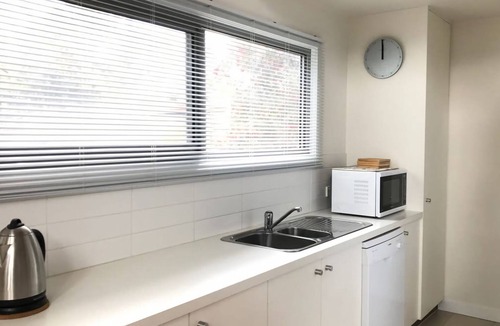 Sandy Point House | 10 Anderson Avenue Sandy Point Stay 3 Pay 2 Winter Special