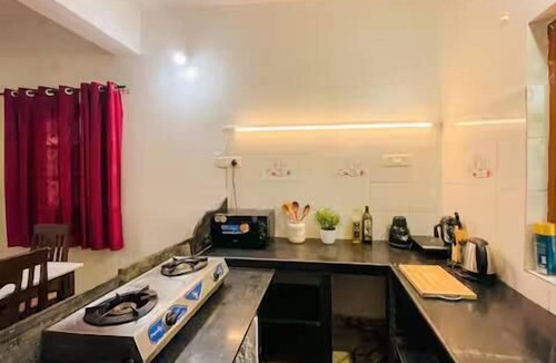 Gauravaddo House | 10 BR spacious luxury stay at Candolim with pool