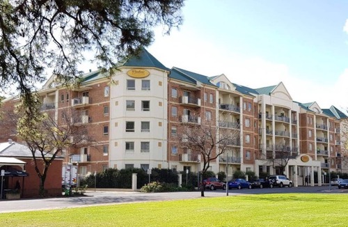 Adelaide Central Business District Apartment | 11 on Hurtle. Comfortable 3 Bedroom Apt Central CBD Location. Long stay welcome.