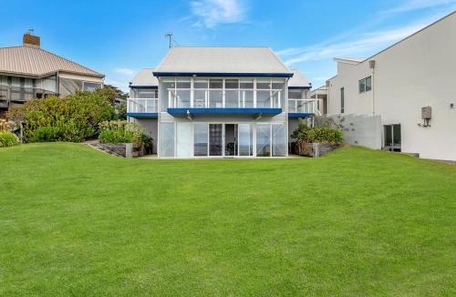 Hayborough House | 115 Seagull - Beachfront - Wi-Fi - No Linen Included
