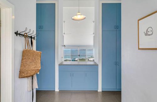 Hayborough House | 115 Seagull - Beachfront - Wi-Fi - No Linen Included