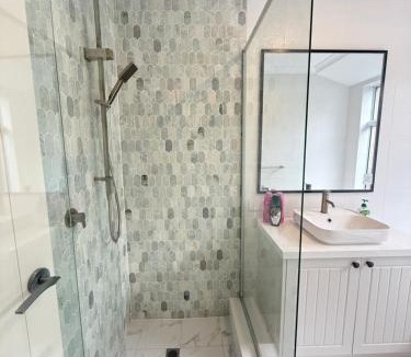 Brabham House | 12 Beautiful Brabham Big Backyard 4BR Parking