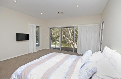 Mount Coolum Apartment | 13 Wave Crescent, Mount Coolum Pet Friendly, Linen included, WIFI, Foxtel