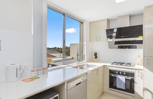 North Perth Apartment | 134 North Perth Nest for 4 parking