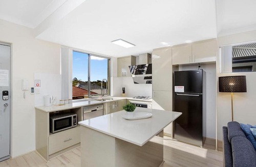 North Perth Apartment | 134 North Perth Nest for 4 parking