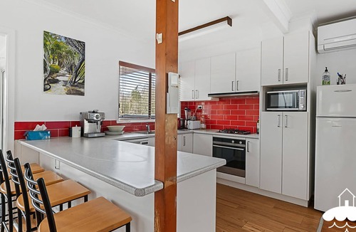 Sandy Point House | 14 Sunshine Rise