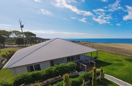 Penneshaw House | 15% Off Weekly | Ocean-View | Penneshaw Lookout