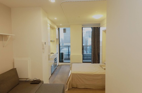 Melbourne Central Business District Apartment | 15% OFF WEEKLY STAY Balcony Studio Flagstaff Garden CBD Legal Precinct