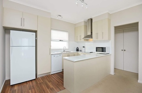 Middleton House | 16 Chapman Rd, Pets Negotiable - Wi-Fi
