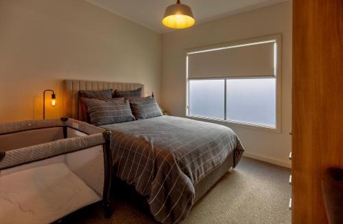 Pellaring Flat House | 16 Pellaring Lane Pellaring Flat
