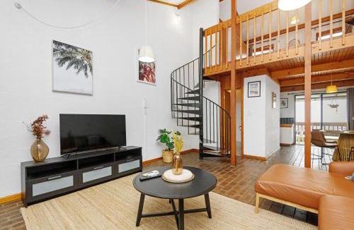 Cottesloe Apartment | 17 Cottesloe - steps from beach - sleeps 2
