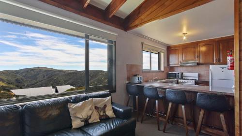 Hotham Heights House | 1750 Hotham 12