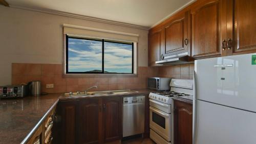 Hotham Heights House | 1750 Hotham 12