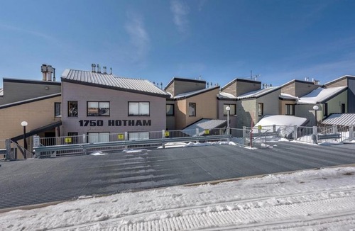 Hotham Heights Apartment | 1750 Hotham 4