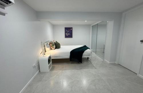 Sunnybank Apartment | 17C Hazel Studio at Sunnybank