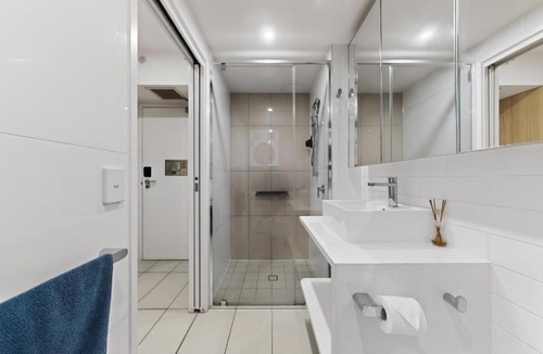 Hamilton Apartment | 1Bed Pvte Apt - Portside Wharf Location