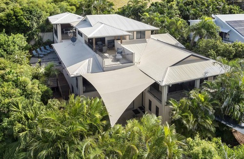 Peregian Beach Apartment | 1BR Coastal Escape Studio, Walk to Peregian Beach!