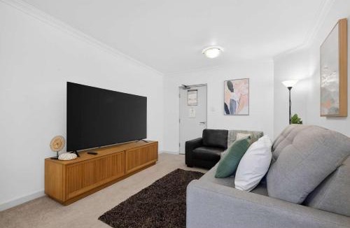 Perth Central Business District Apartment | 1BR Near Kings Park Pool & Free Parking