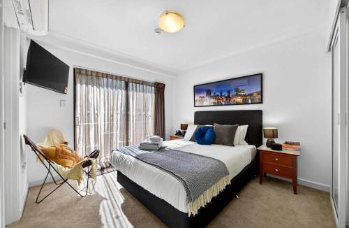 Perth Central Business District Apartment | 1BR Near Kings Park Pool & Free Parking