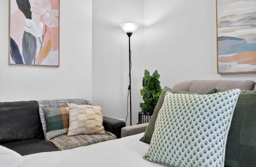 Perth Central Business District Apartment | 1BR Near Kings Park Pool & Free Parking