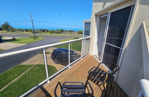 Port Macdonnell House | 2 6 Germein Court, Panayil Beach House