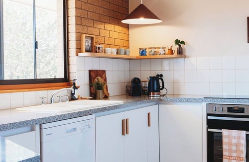 Cohuna House | 2 bed + 2 bath home with quirky bones + paddock views located in town.