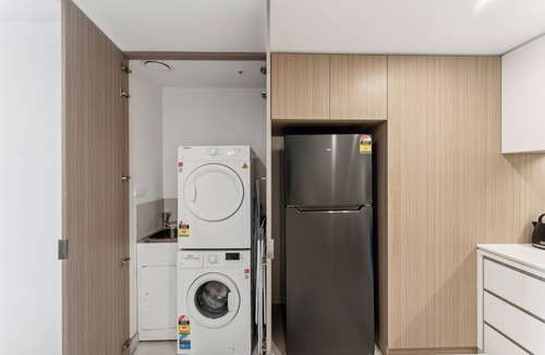 Southbank Apartment | 2-Bed 2-Bath Kings Domain: Your Southbank Hidden Gem