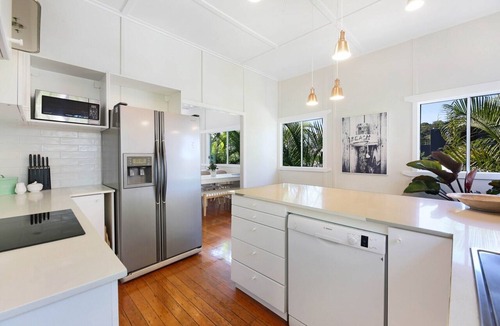 Burleigh Heads Apartment | 2-Bed Beach House in Burleigh Heads Amidst Nature