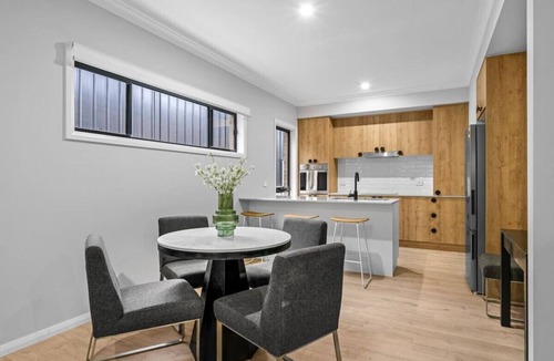 Beechworth House | 2 Bed Central New townhouse