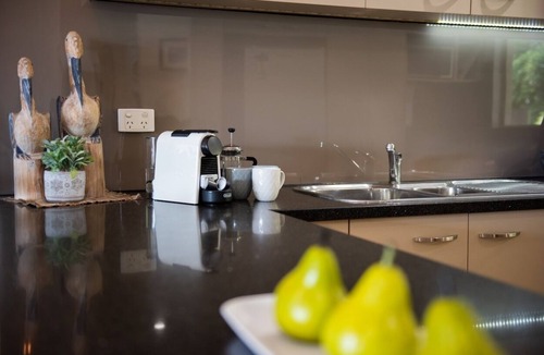 Airlie Beach Apartment | 2 Bedroom, 2 Bathroom Apartment, 5 minutes to the Main Street