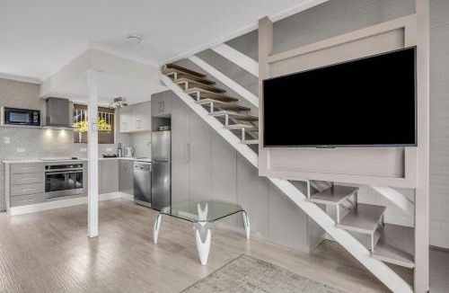 Merimbula Apartment | 2 Bedroom 2 level apartment Hydra Unit 3