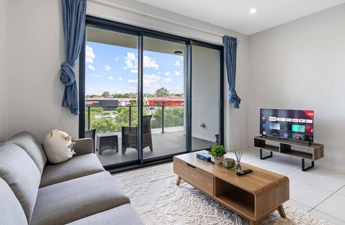 Macgregor Apartment | 2-Bedroom Apartment Balcony Close to All Hotspots
