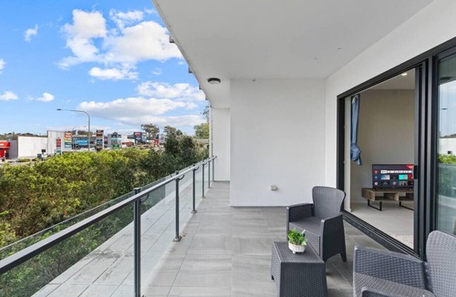 Macgregor Apartment | 2-Bedroom Apartment Balcony Close to All Hotspots