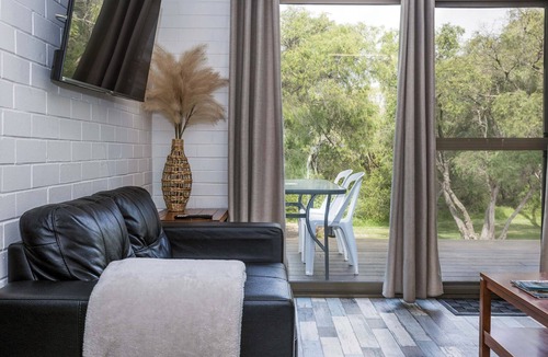 Emu Point Ski Chalet | 2 Bedroom Double Chalet Emu Beach