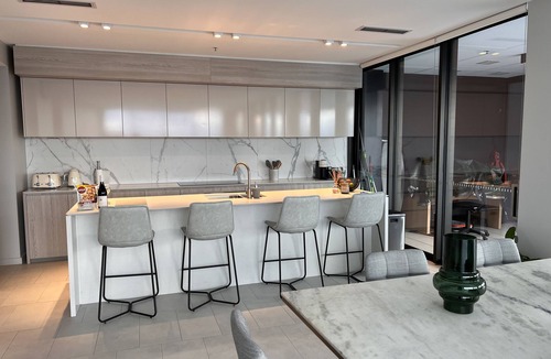 Belconnen Apartment | 2 Bedroom luxurious penthouse with uninterrupted lake views