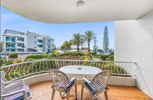 Alexandra Headland Apartment | 2 Bedroom Ocean View - Alexandria Apartments -Alexandra Headland