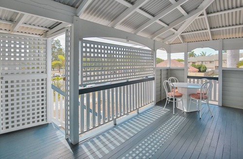 Bundaberg West Apartment | 2 Bedroom Park View King Bed QLD'r Style Unit