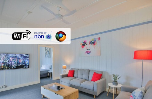 Bundaberg West Apartment | 2 Bedroom Park View King Bed QLD'r Style Unit