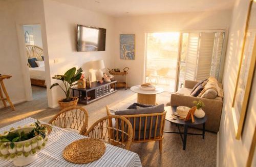 Salamander Bay Apartment | 2 Bedroom Poolside Escape - The Oaks Port Stephens