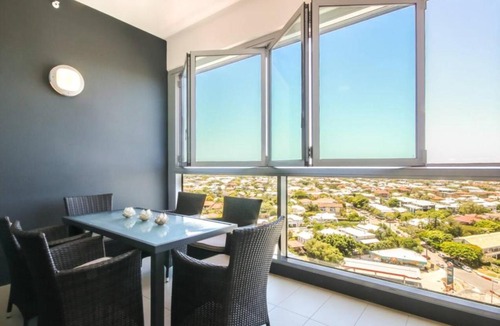 Hamilton Apartment | 2 Bedroom Riverside Apartment in Hamilton Portside