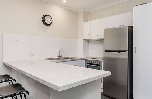 North Adelaide Apartment | 2 BR Apartment with Car Parking on Melbourne Street