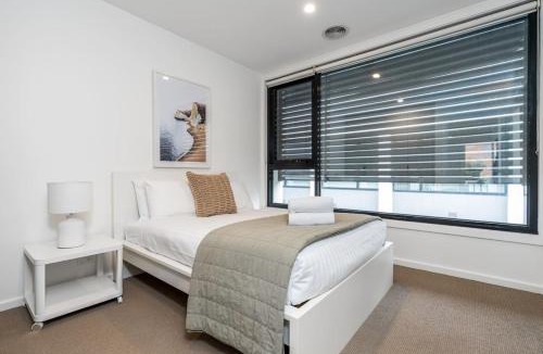 Braddon House | 2-Storey Lumiere Townhouse with Private Courtyard - Hosted by Canstay