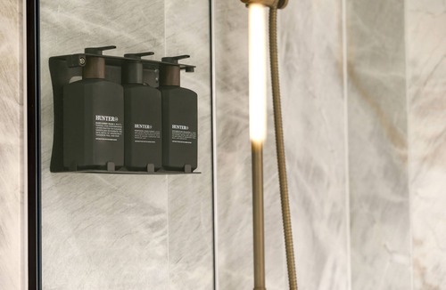 Surry Hills Hotel | 202 Elizabeth