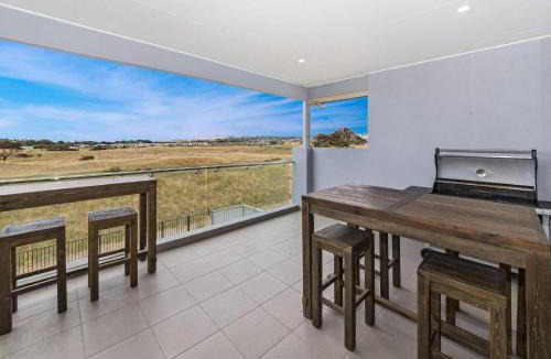 Normanville House | 21 30 Troon Drive