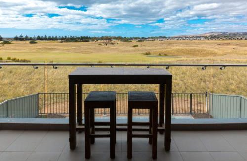 Normanville House | 21 30 Troon Drive